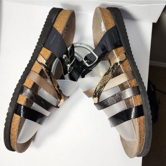 Mephisto  - Picture 2 of 5